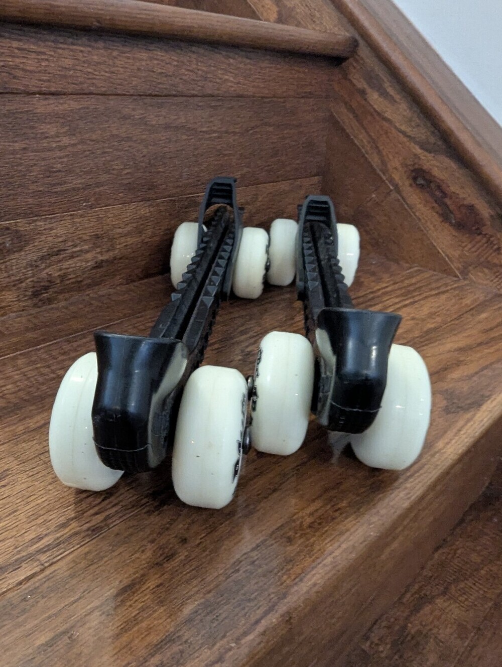 New Rollergard Hockey Skate Guards With Wheels Black Full Length 13.5" - Picture 8 of 14